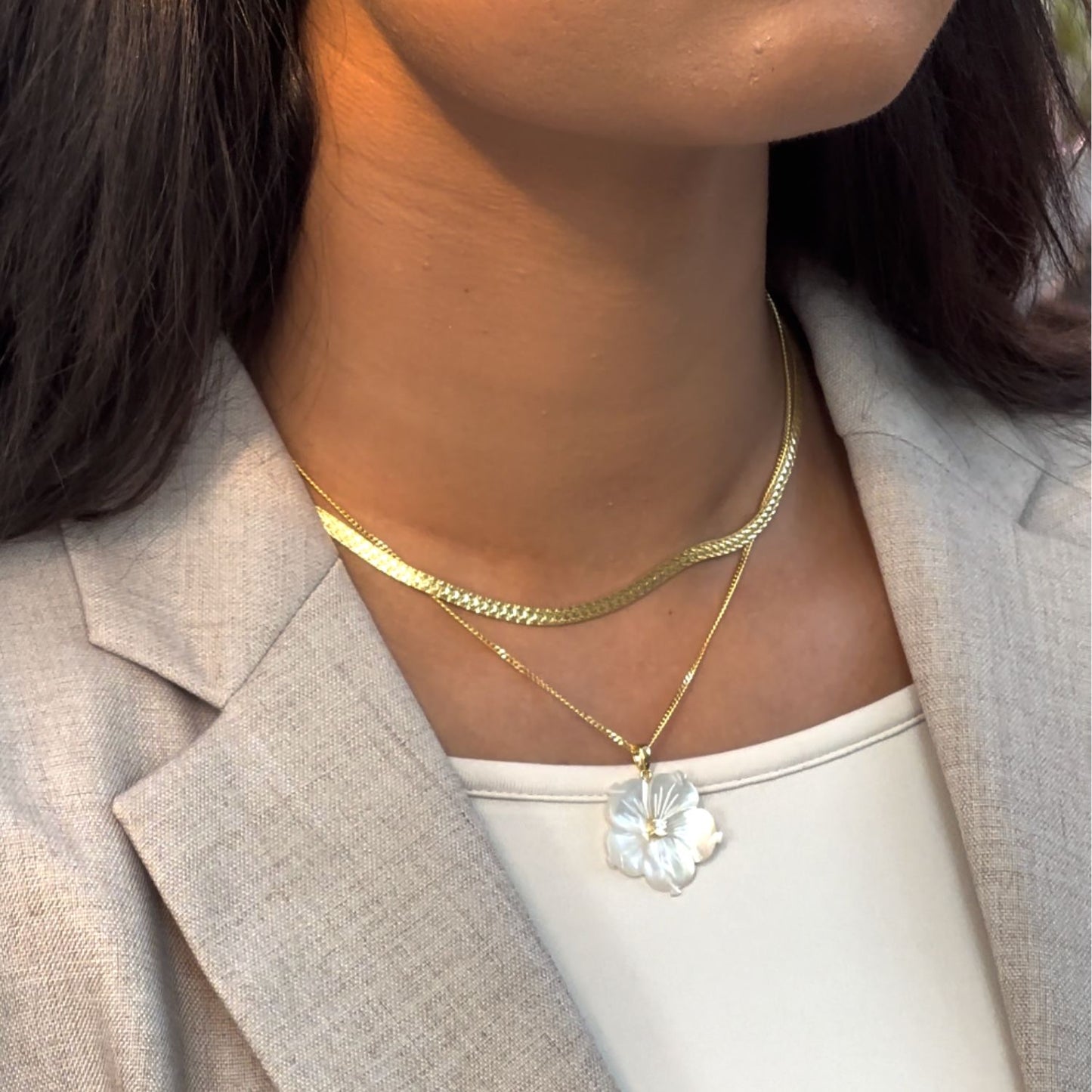Mara Pendant Mother of Pearl Flower on Chain