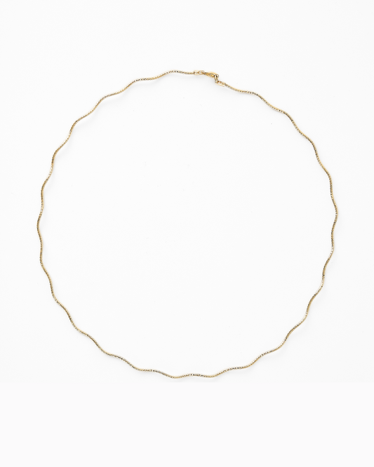 Solene Scalloped Wavy Sparkling Chain
